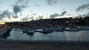 CHALET EN EL PUERTO DEPORTIVO DE PEDRAS NEGRAS, Vilagarcía